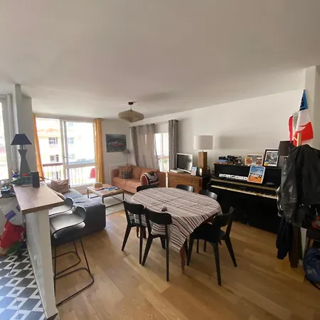 Apartment Familial Paris
